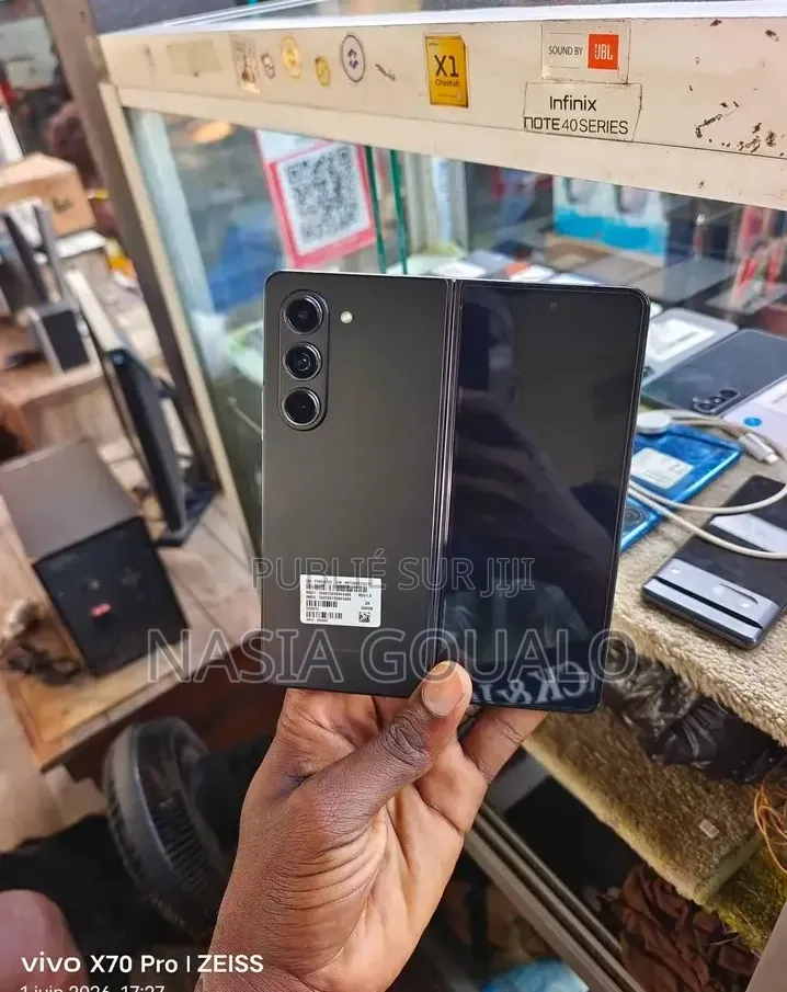 Nouveau Samsung Galaxy Z Flip 5 256 GB Noir