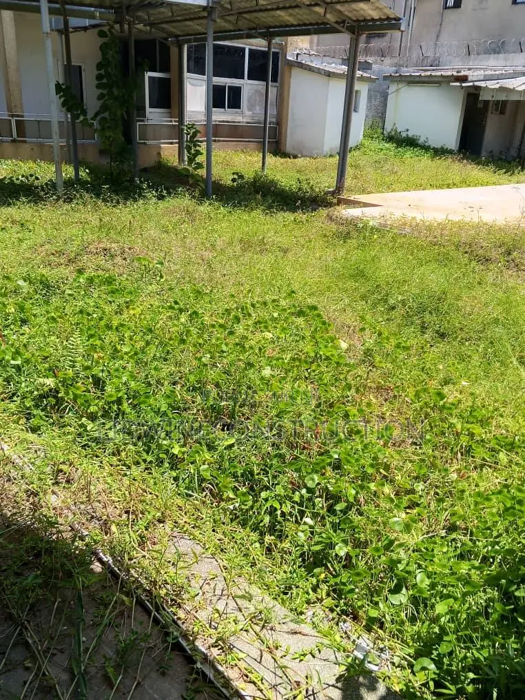 8chbre Duplex dans Deux Plateaux à Vendre