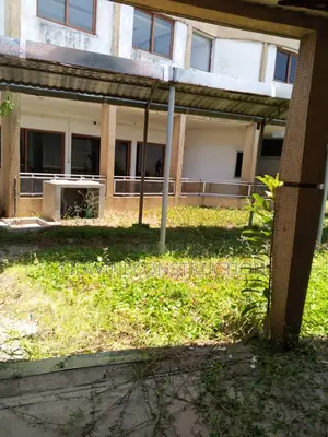 8chbre Duplex dans Deux Plateaux à Vendre