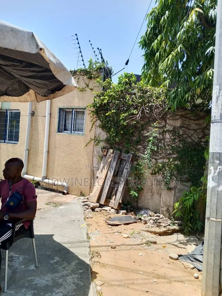 8chbre Duplex dans Deux Plateaux à Vendre