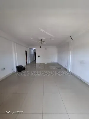 2chbre Appartement dans Ange Immobilier, Cocody à Louer