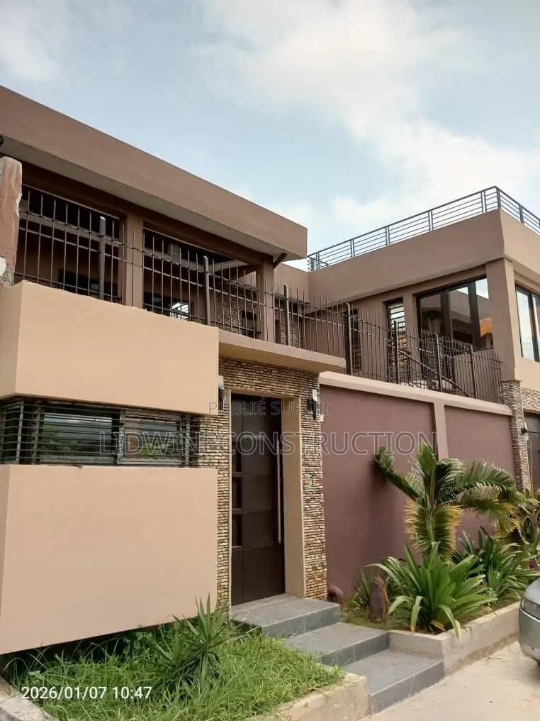 6chbre Duplex dans Deux Plateaux à Vendre