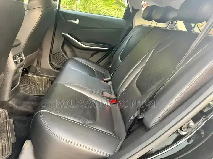JAC JS4 2025 Noir Mat