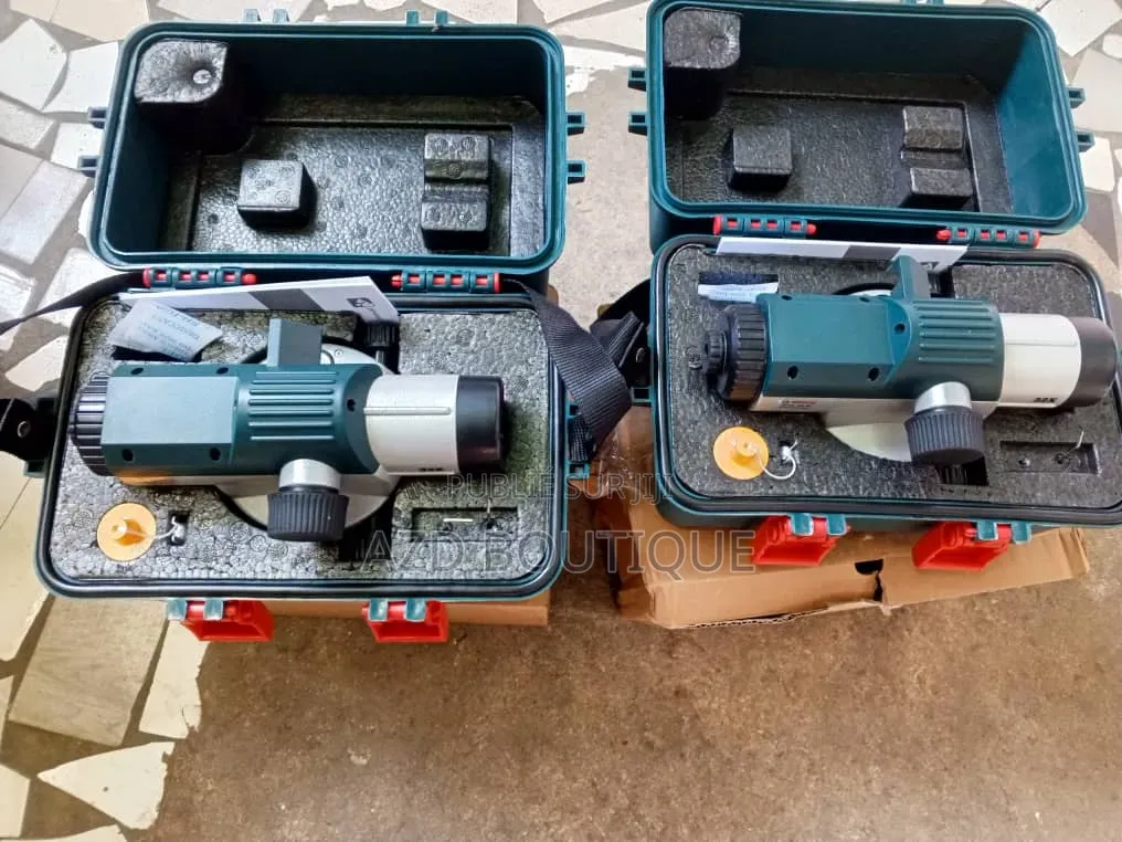 Niveau De Chantier Bosch Avec Tous Les Accessoires ( Trépied, Mire)