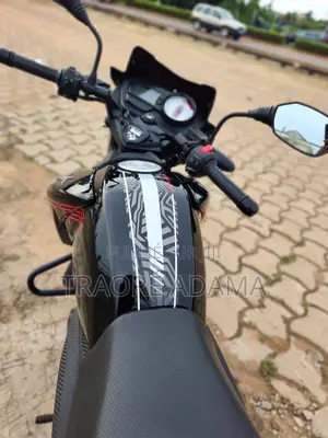 Nouveau TVS Apache 180 RTR 2023 Autre