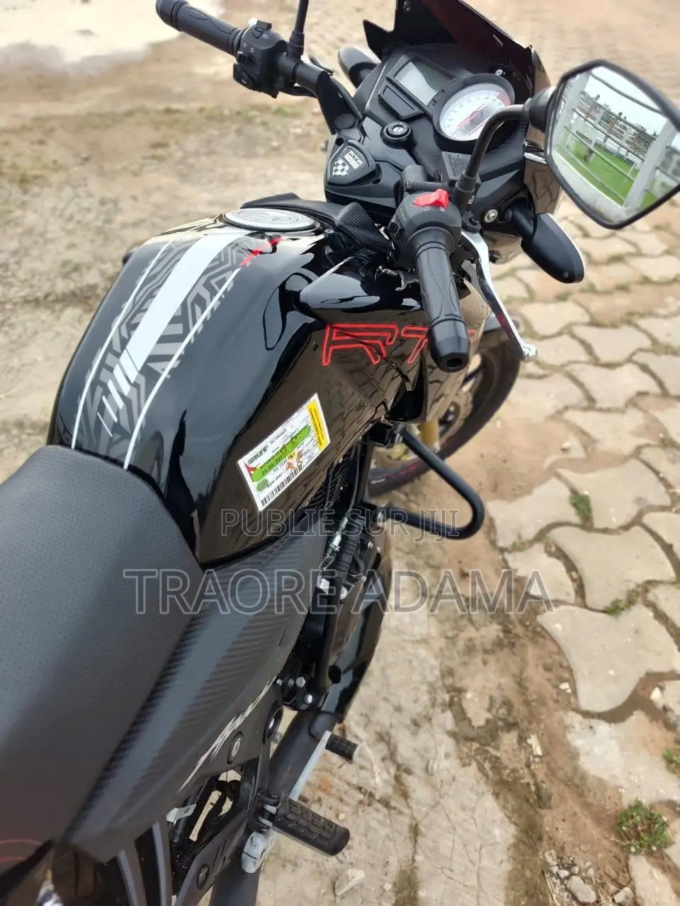 Nouveau TVS Apache 180 RTR 2023 Autre