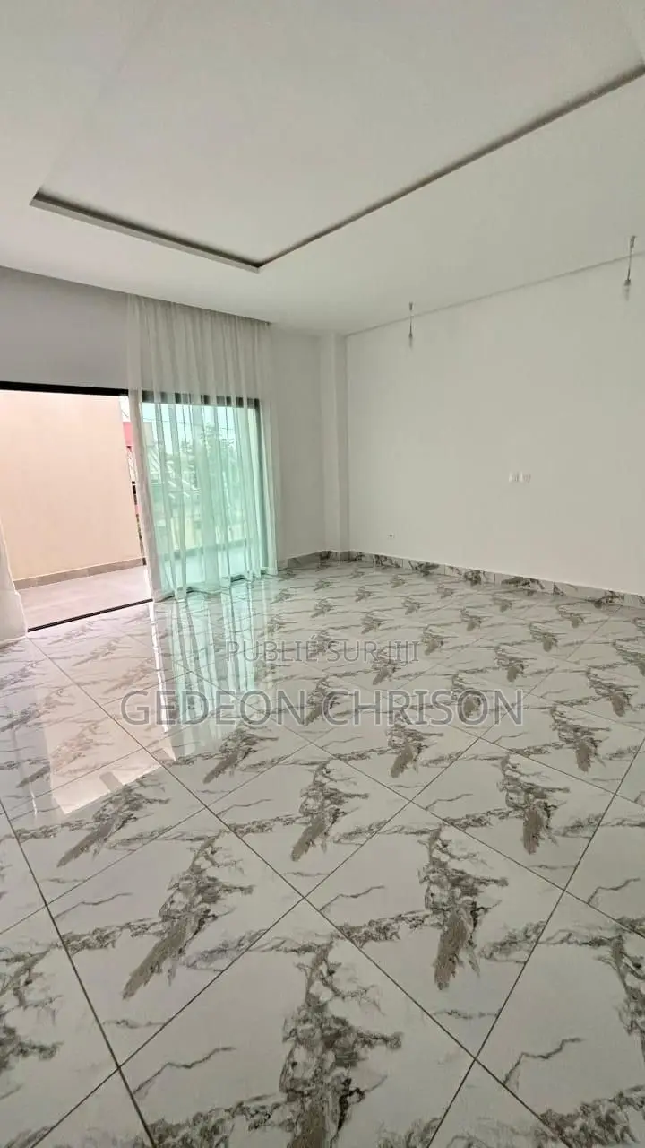 5chbre Villa dans Cocody à Louer