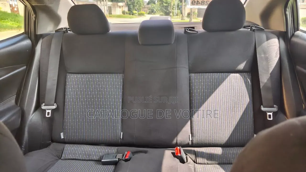 Toyota Yaris 2020 Gris