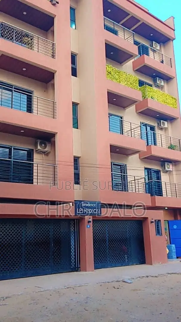 2chbre Appartement dans Apparemment Haut, Cocody à Louer