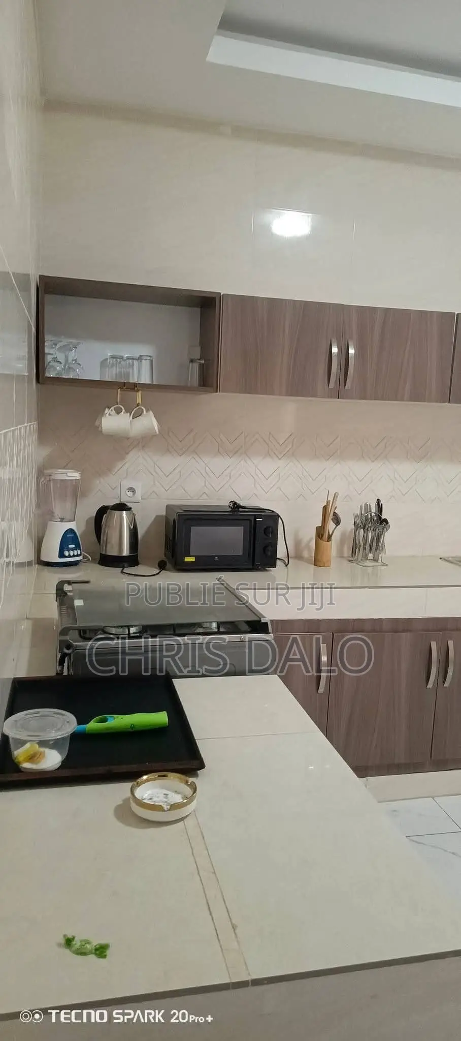 2chbre Appartement dans Apparemment Haut, Cocody à Louer