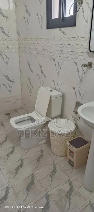 2chbre Appartement dans Apparemment Haut, Cocody à Louer