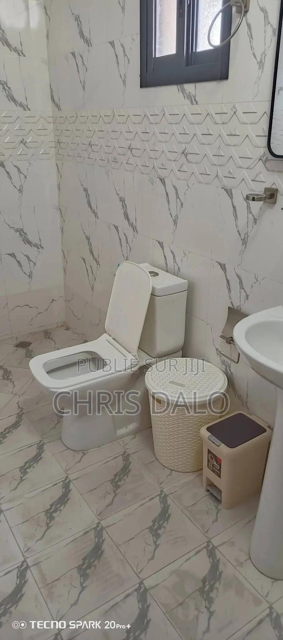 2chbre Appartement dans Apparemment Haut, Cocody à Louer