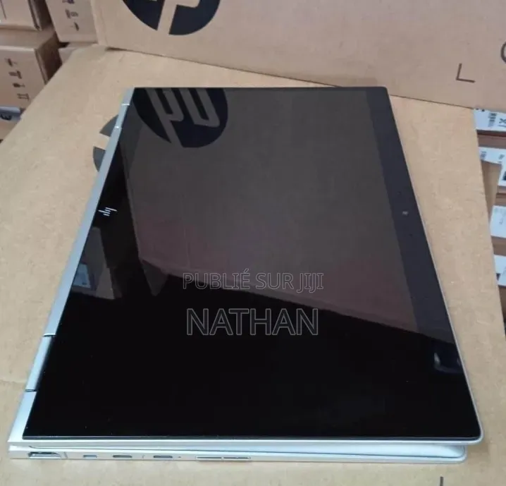 Nouveau HP 14-dq2031tg 16GB Intel Core i7 HDD+SSD 512GB