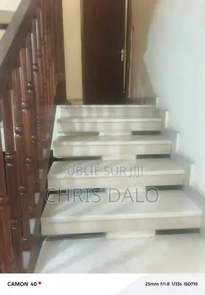 6chbre Duplex dans Grande Villa, Cocody à Louer