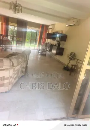 6chbre Duplex dans Grande Villa, Cocody à Louer