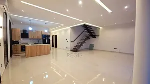5chbre Duplex dans Klayservices, Cocody à Vendre