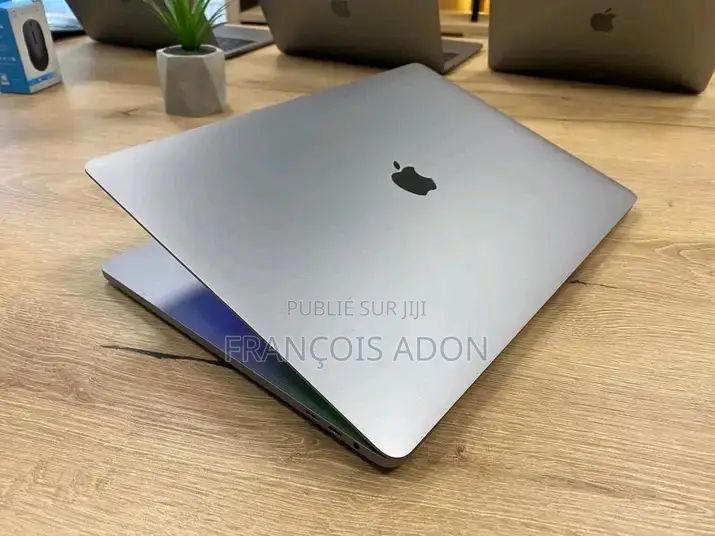 Nouveau Apple MacBook Pro 2019 16GB Intel Core i9 HDD 750GB