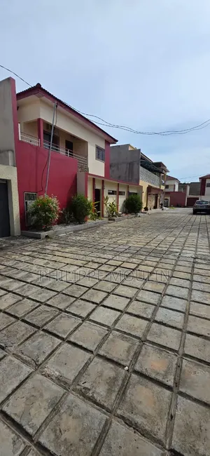 4chbre Duplex dans Elite Immobilier, Grand-Bassam à Louer