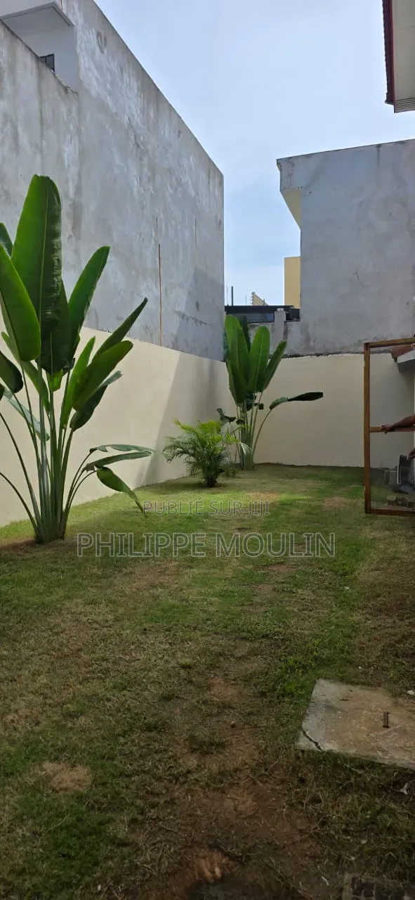 4chbre Duplex dans Elite Immobilier, Grand-Bassam à Louer