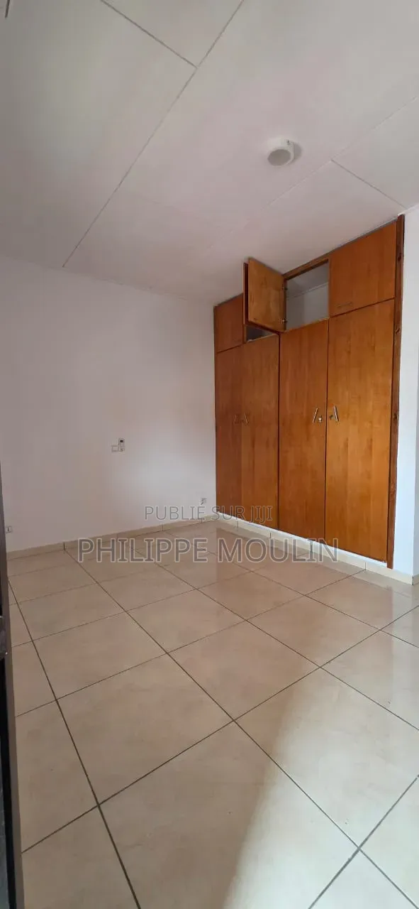 4chbre Duplex dans Elite Immobilier, Grand-Bassam à Louer