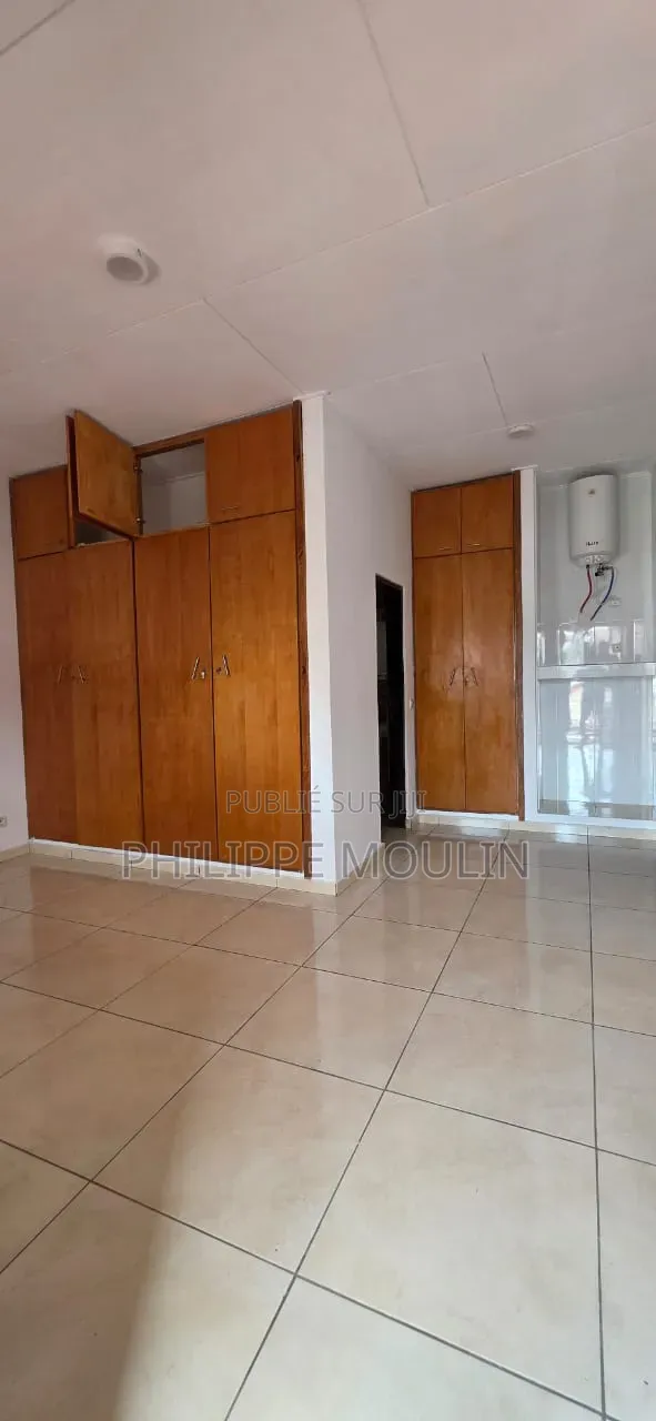 4chbre Duplex dans Elite Immobilier, Grand-Bassam à Louer