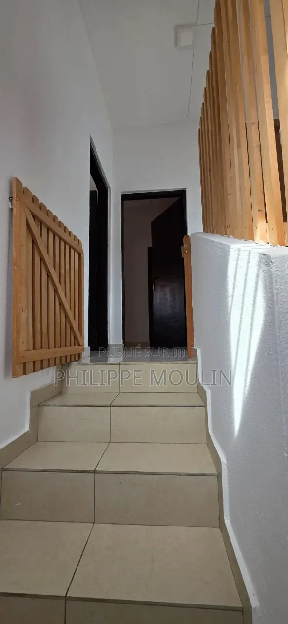 4chbre Duplex dans Elite Immobilier, Grand-Bassam à Louer