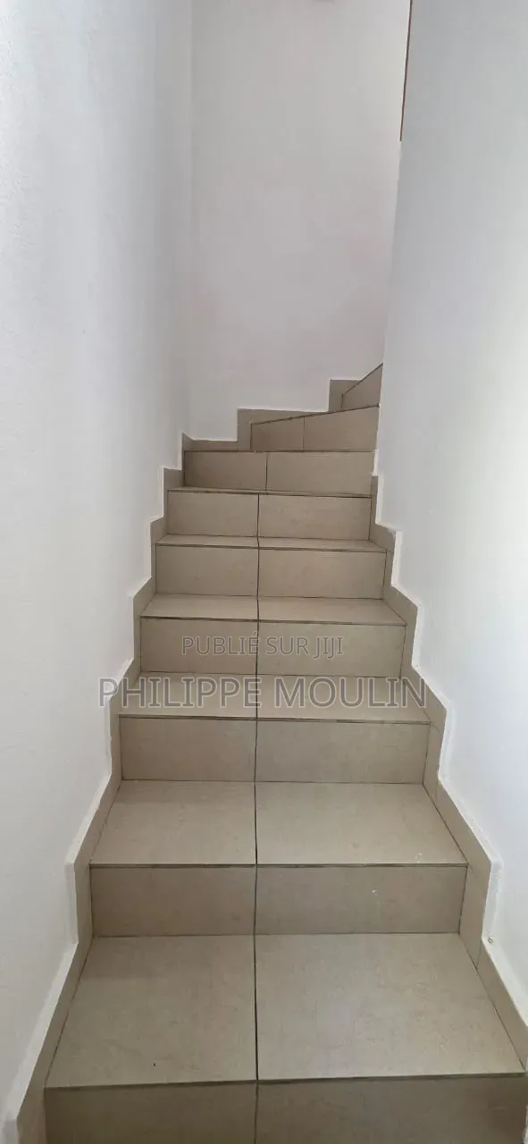 4chbre Duplex dans Elite Immobilier, Grand-Bassam à Louer