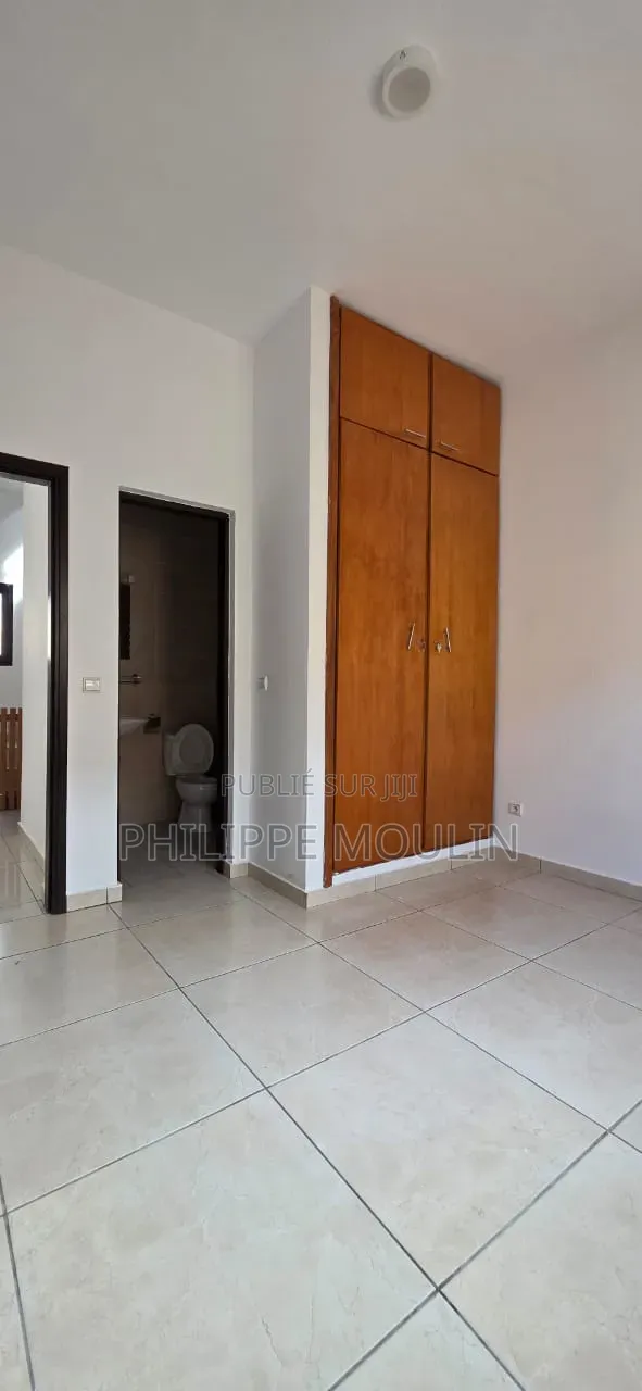 4chbre Duplex dans Elite Immobilier, Grand-Bassam à Louer