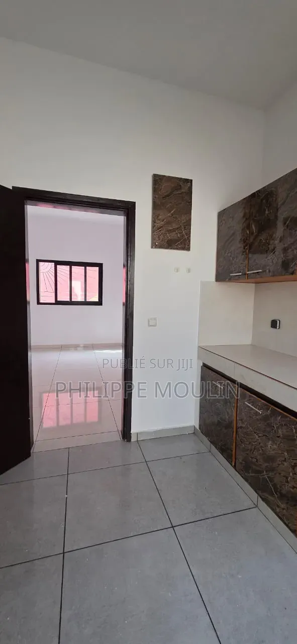 4chbre Duplex dans Elite Immobilier, Grand-Bassam à Louer