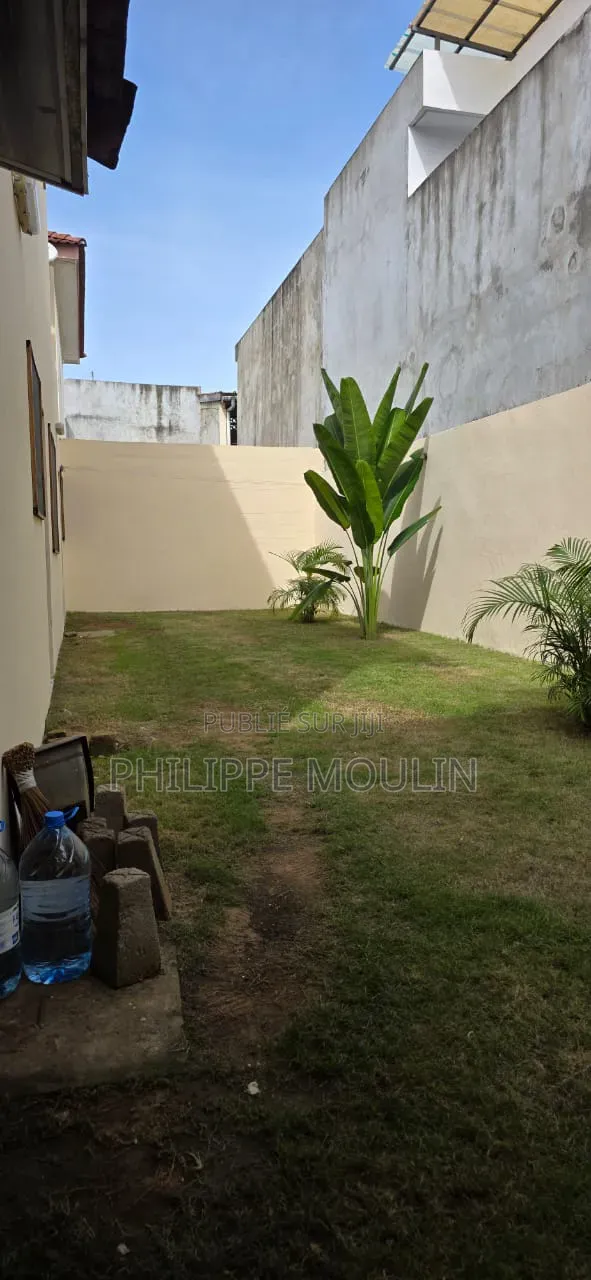 4chbre Duplex dans Elite Immobilier, Grand-Bassam à Louer