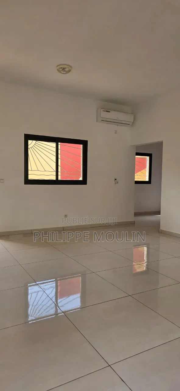 4chbre Duplex dans Elite Immobilier, Grand-Bassam à Louer