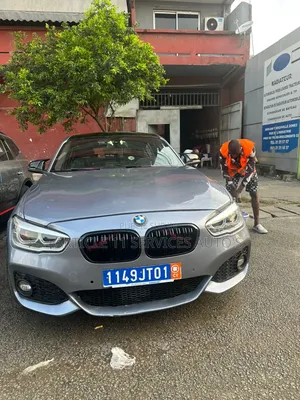 BMW 120i 2018 Gris