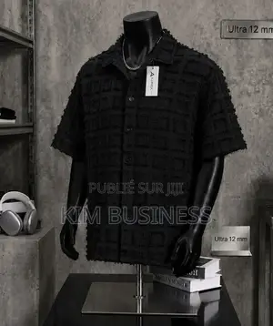Des Vêtements Importée