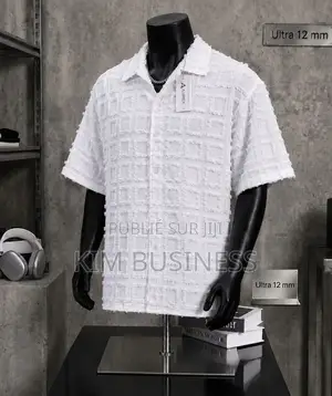 Des Vêtements Importée