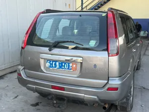 Nissan X-Trail 2.2 D SE 4x4 2002 Gris