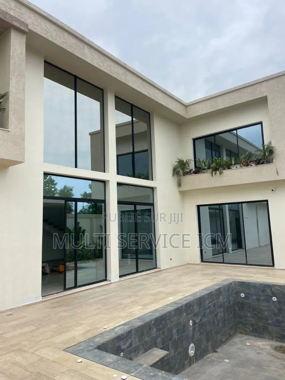 Villa Très Haut Standing – Luxe, Technologie Excellence