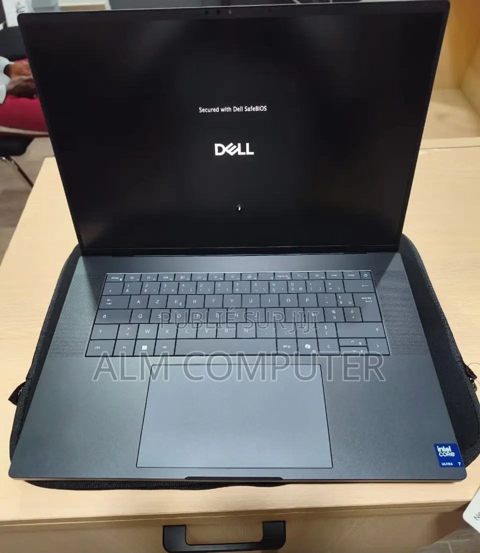 Ordinateur portable Dell Pro Max 16 32GB Intel Core Ultra 7 SSD 512GB