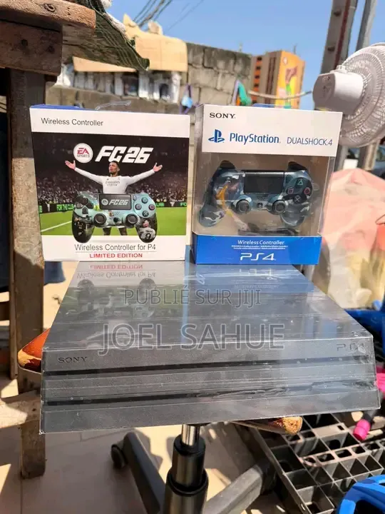 Ps4 Pro Quasi Neuve 1 Cd Fc 26. Deux Manette. Craquage Disponible