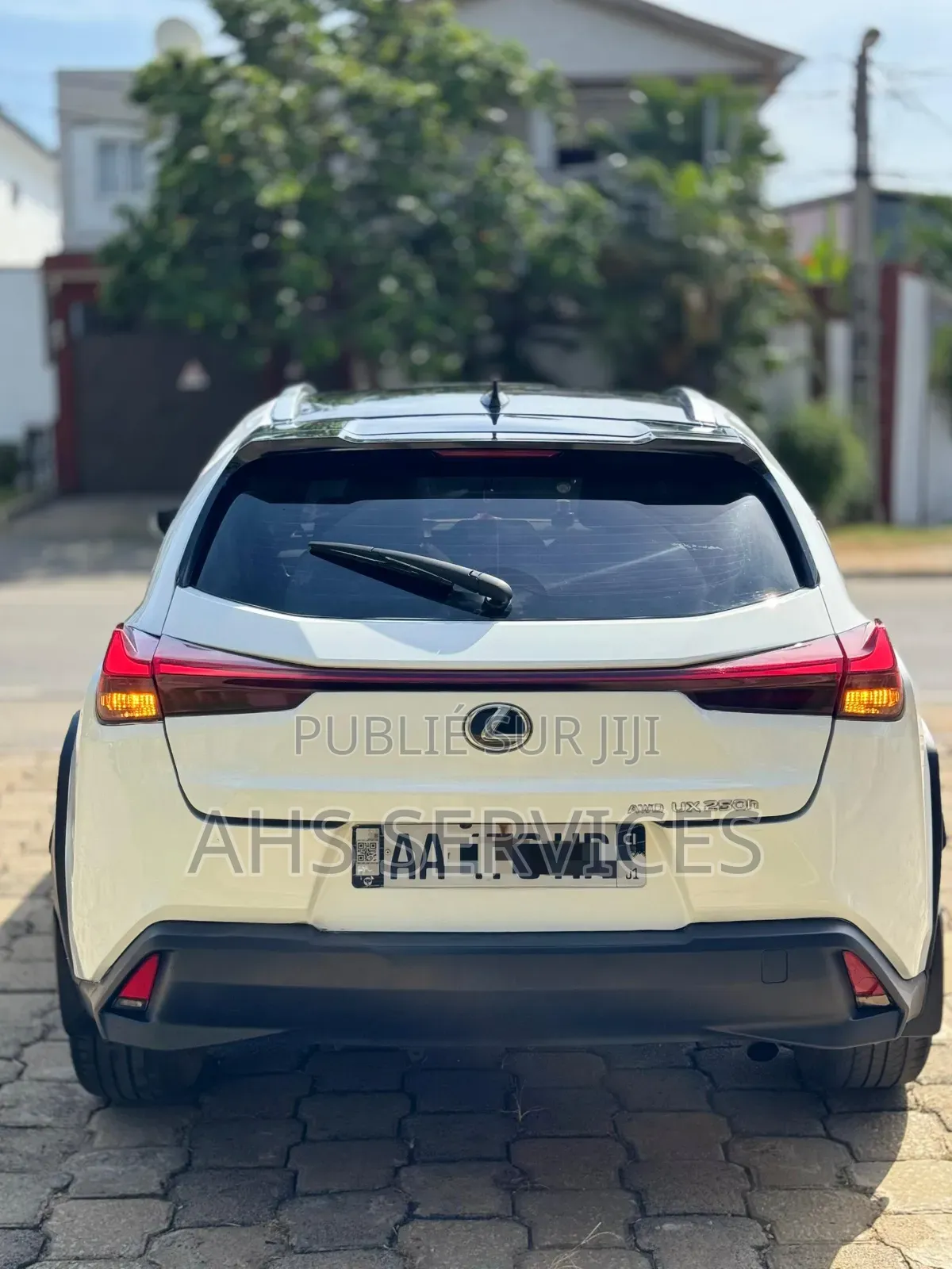 Lexus UX 250h AWD 2023 Blanc