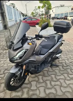 Nouveau Yamaha NMAX 155 2021 Gris