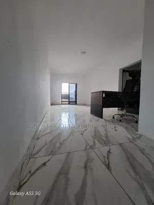 2chbre Appartement dans Ange Immobilier, Cocody à Louer