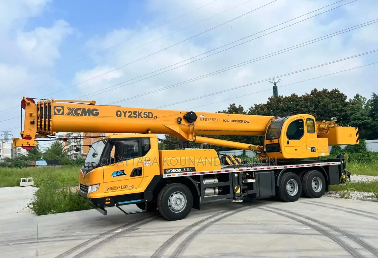 Véhicules Et Engins De Chantier
