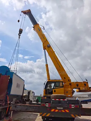 Véhicules Et Engins De Chantier
