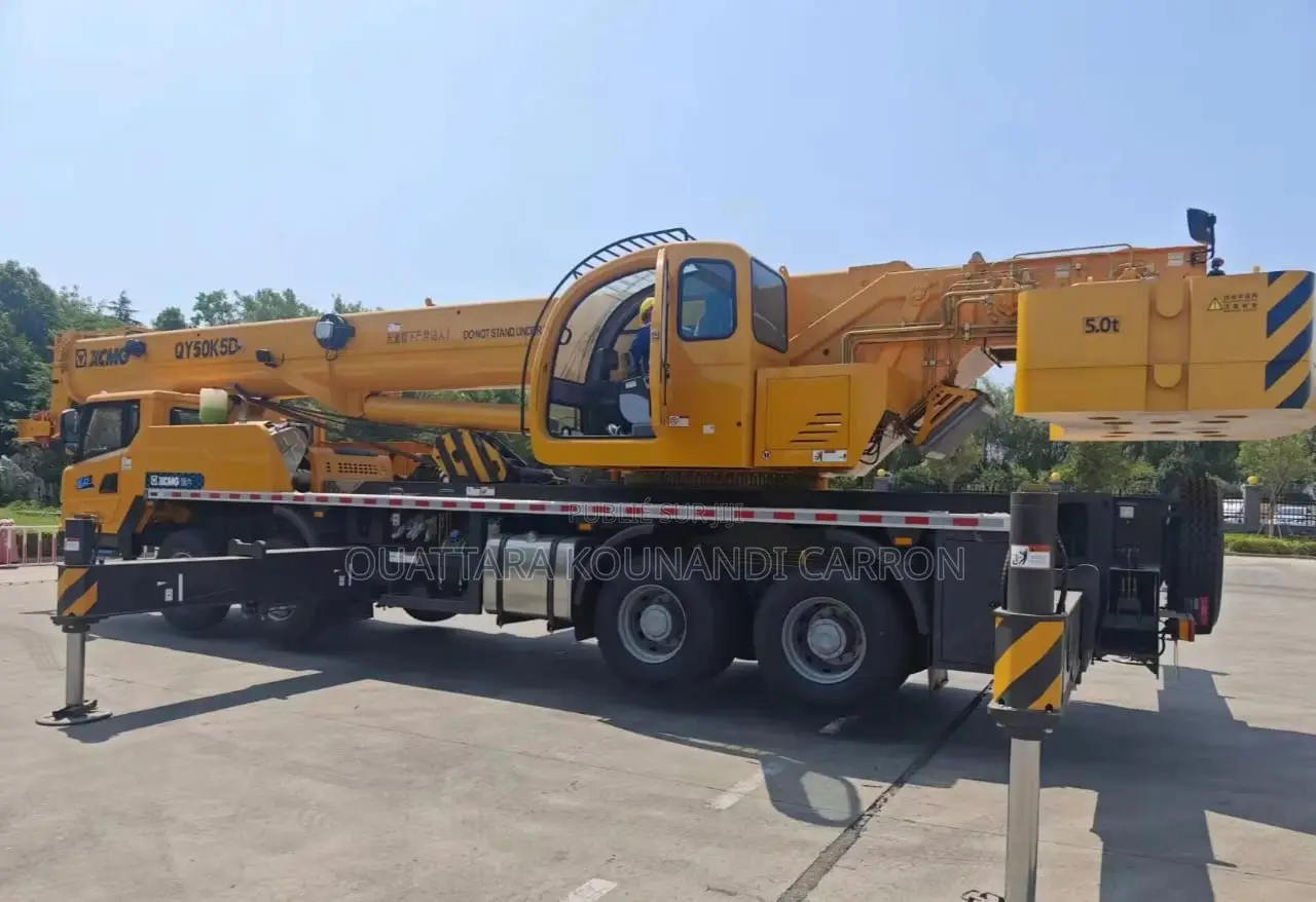 Véhicules Et Engins De Chantier