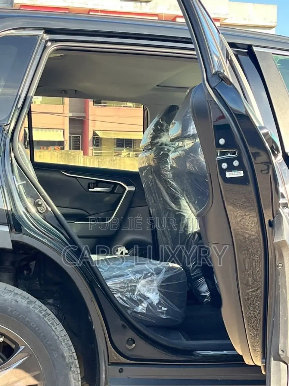 Toyota RAV4 XLE 2021 Noir