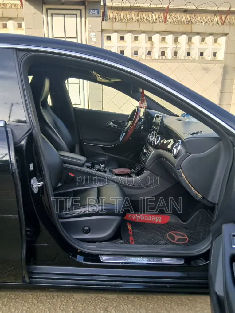 Mercedes-Benz GLA 250 2015 Noir