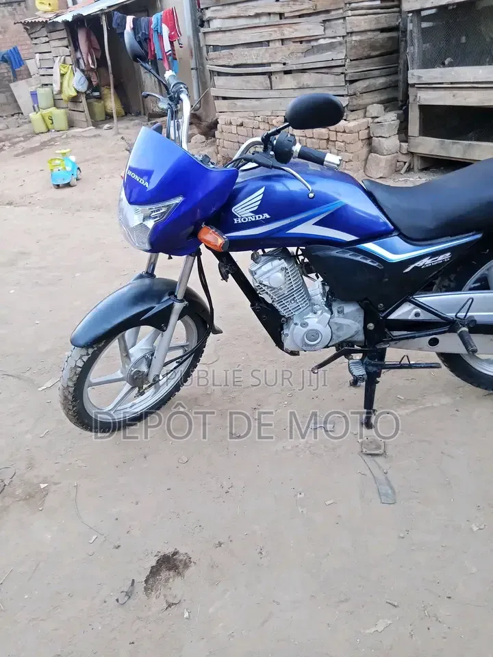 Nouveau Honda XL 125 2025 Bleu