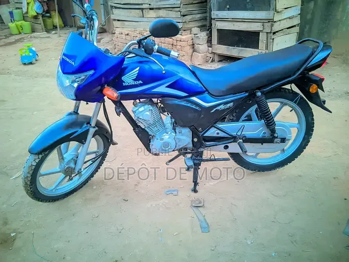 Nouveau Honda XL 125 2025 Bleu