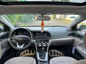 Hyundai Elantra 2020 Autre