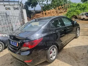 Hyundai Accent GLS 4dr Sedan (1.6L 4cyl 6A) 2015 Noir